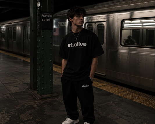 stolive t-shirt and joggers